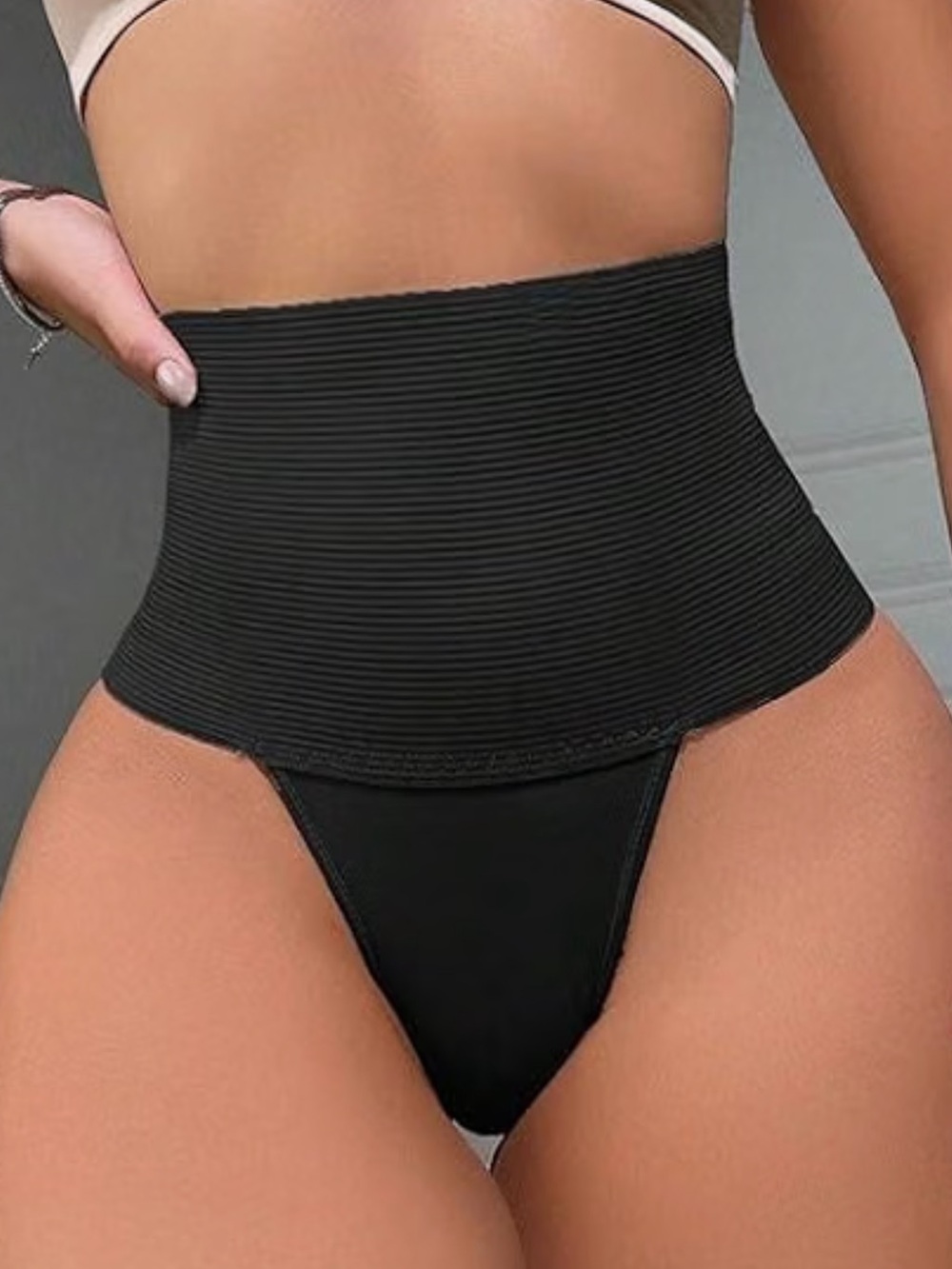 Women’s High-Waist Shaping Black Shaper panties. Medium. NIOP
